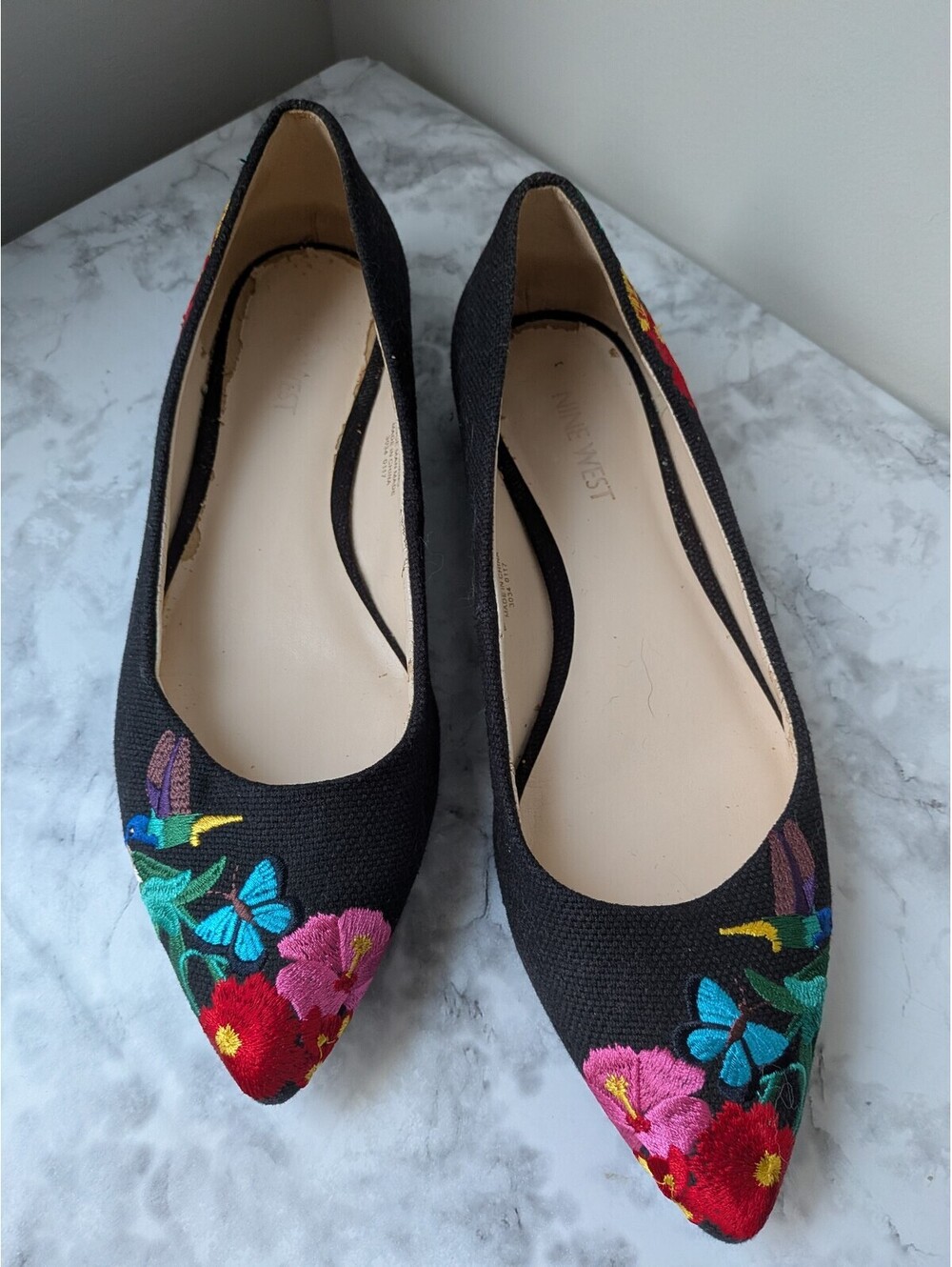 Nine West Obedience black textile embroidered tropical floral flats size 8 M